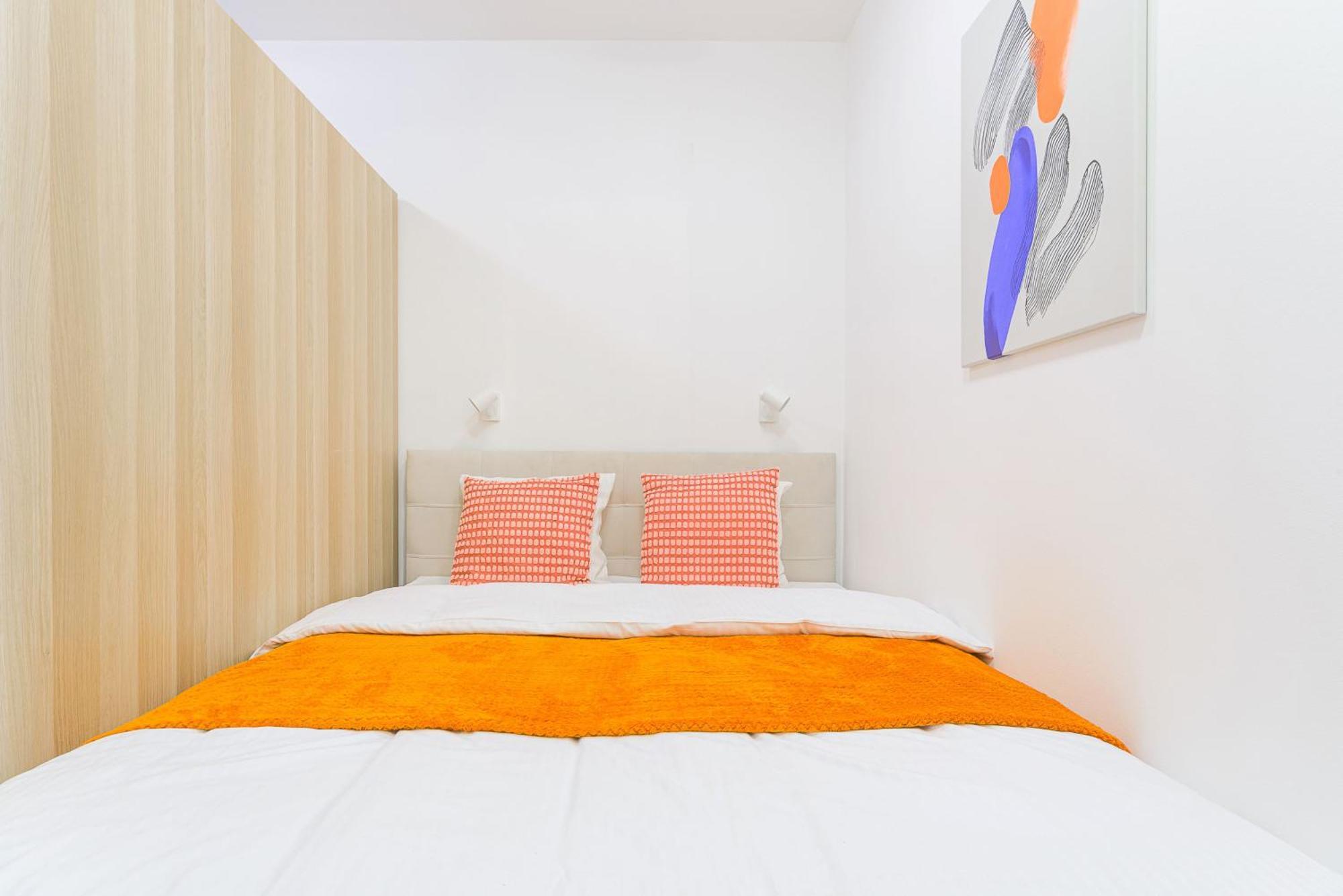 Spacious Near Karlin Square Appartement *
