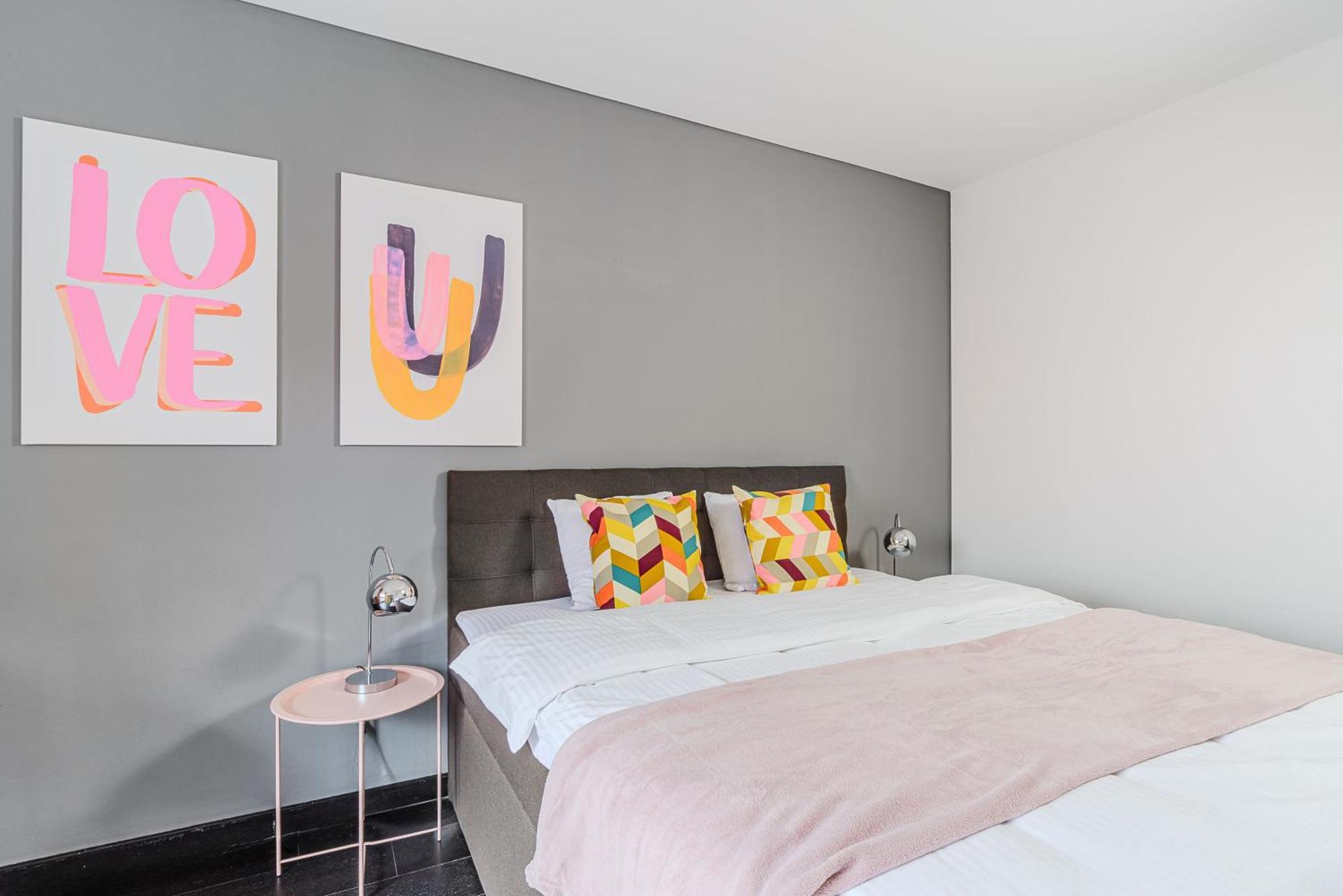 Spacious Near Karlin Square Appartement