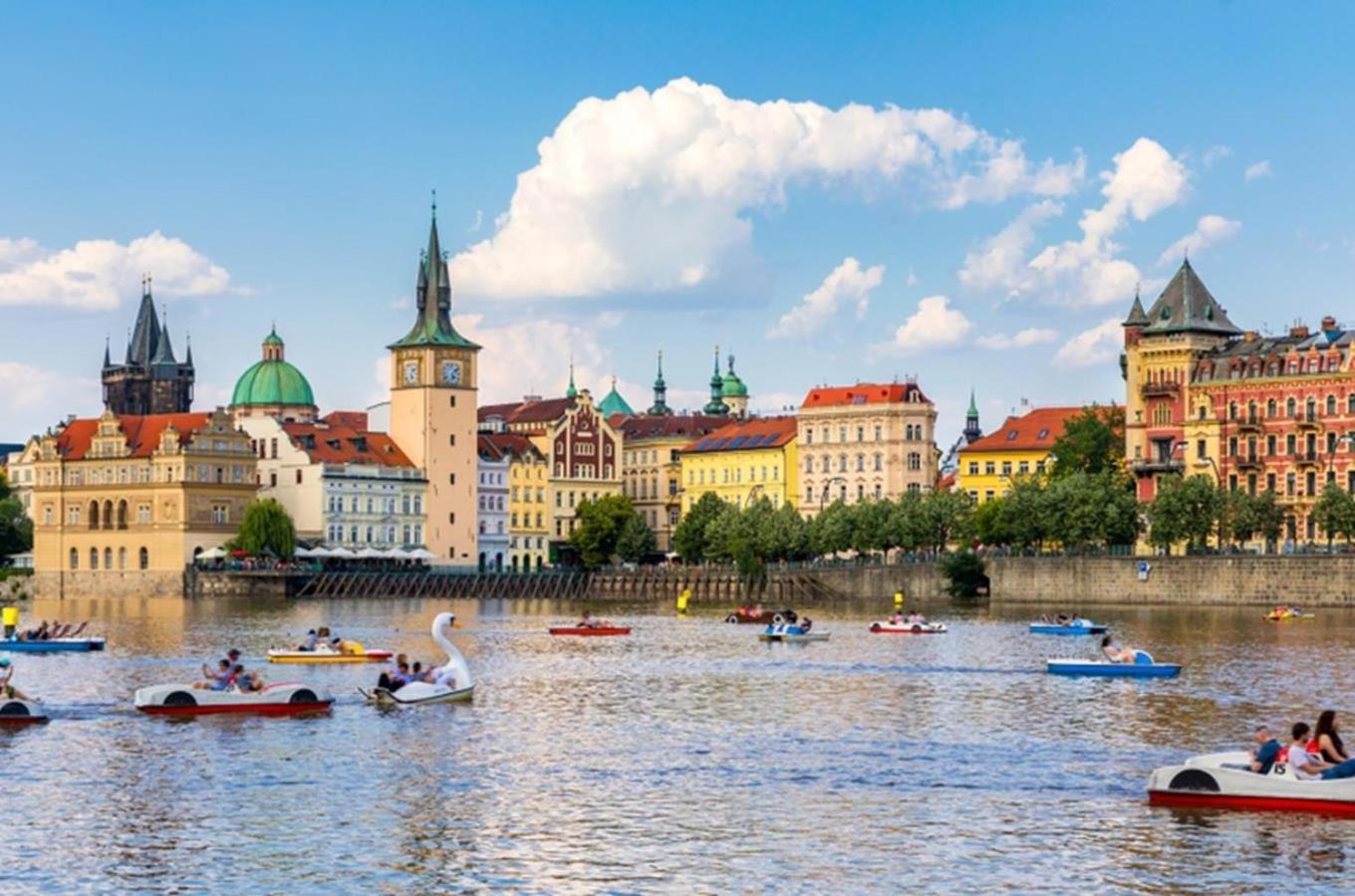 Spacious Near Karlin Square Appartement Prague