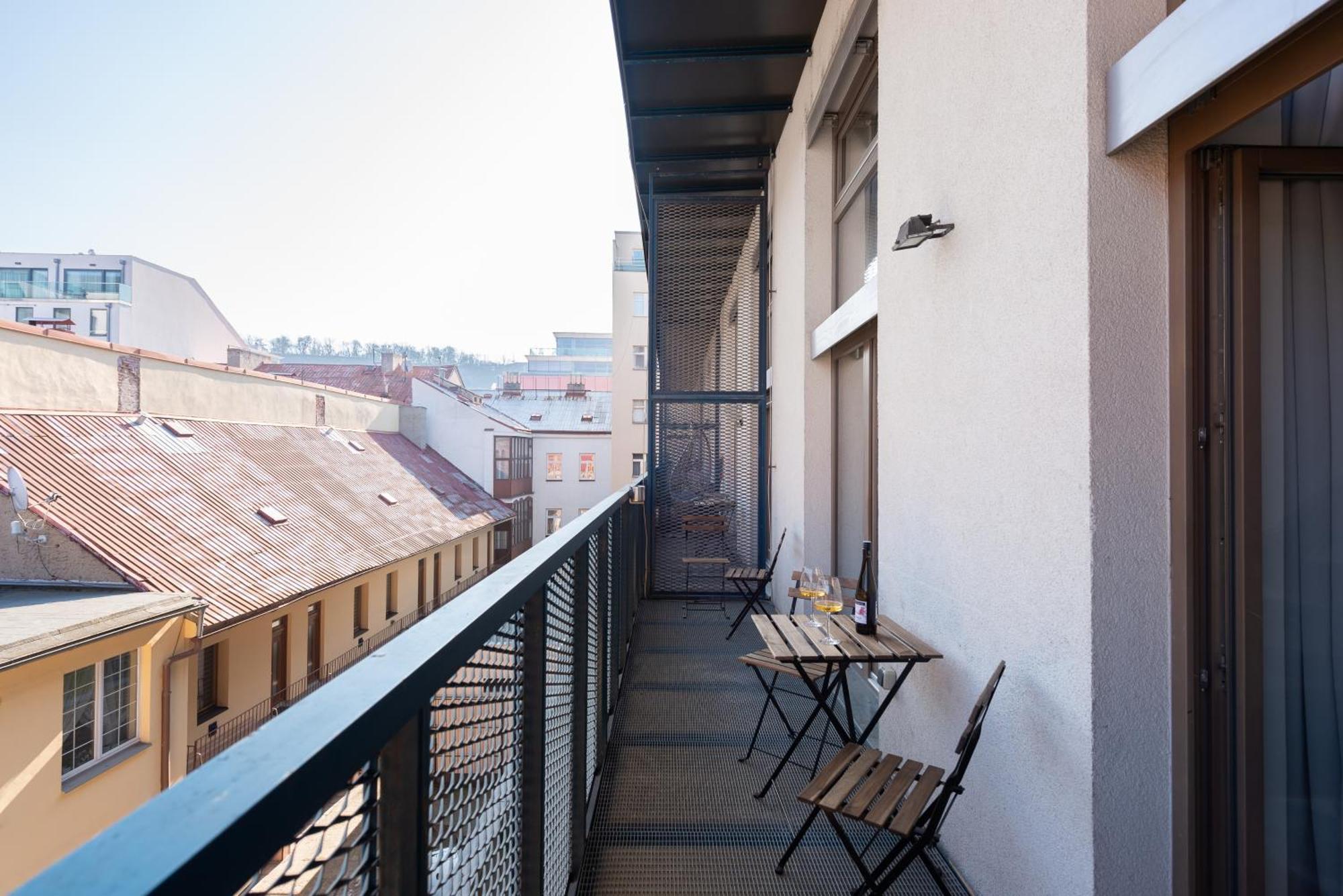 Appartement Spacious Near Karlin Square *
