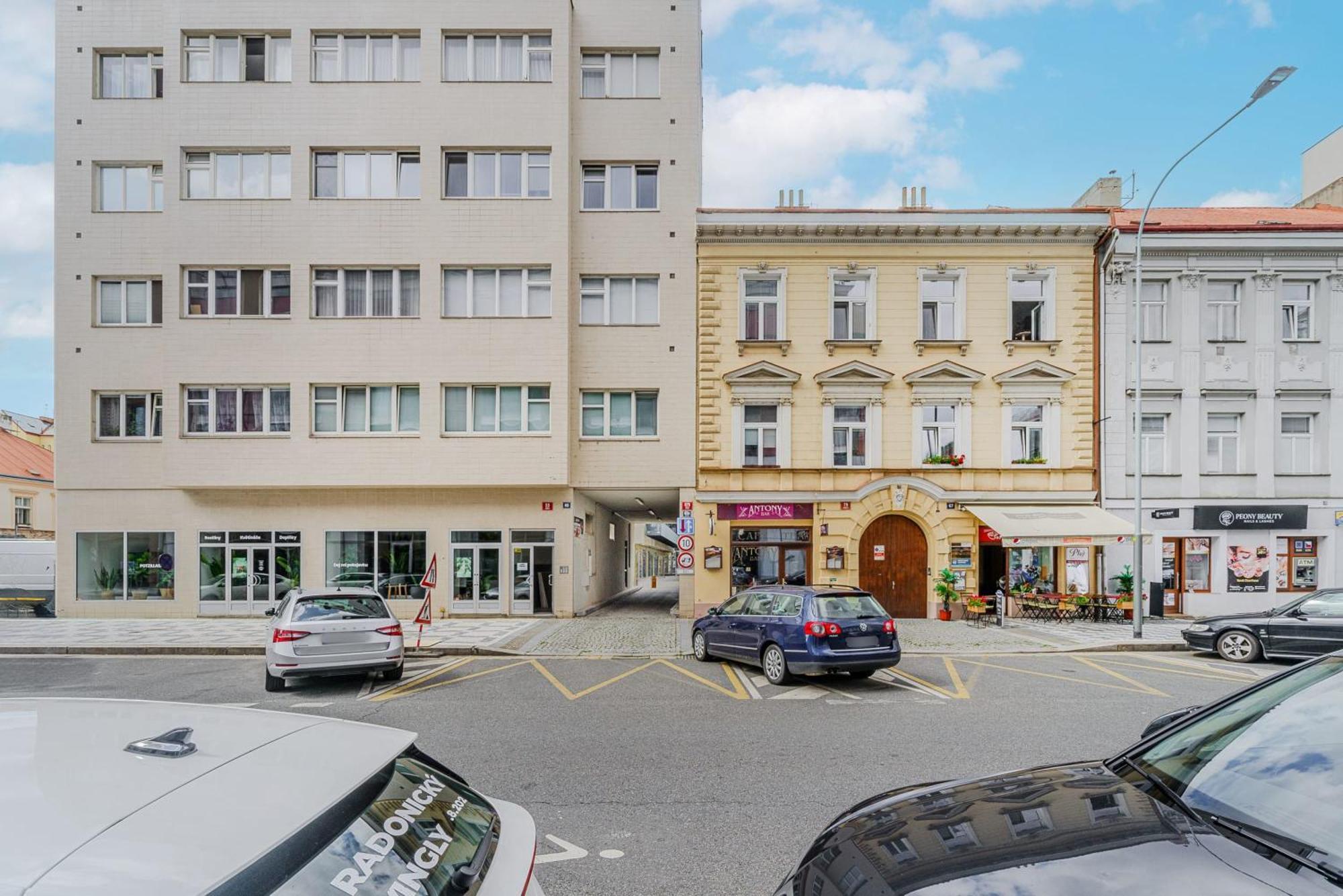Appartement Spacious Near Karlin Square *